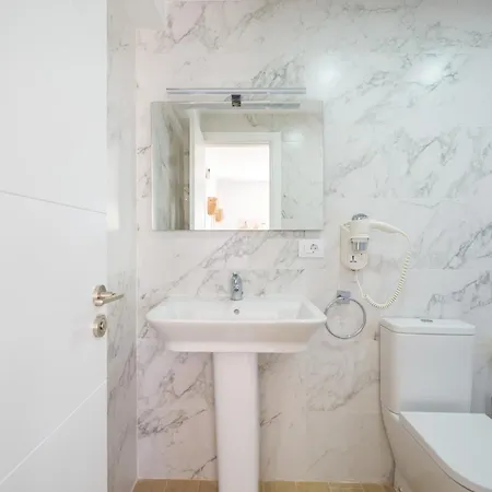 Vivienda Recien Reformada, Comoda Y Agradable En - For Guest Corralejo